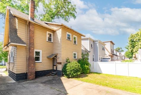 68 Richelieu Place Newark NJ 07106