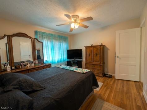 1255 Tuxedo Square Teaneck NJ 07666