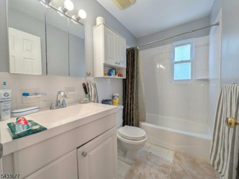 1255 Tuxedo Square Teaneck NJ 07666