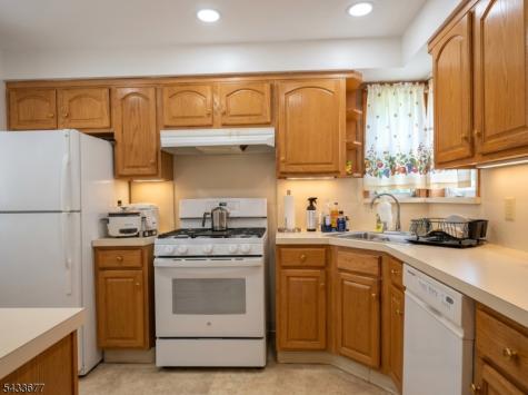 1255 Tuxedo Square Teaneck NJ 07666