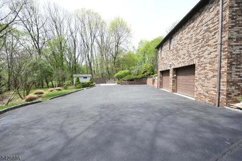 43 Lisa Court North Haledon NJ 07508
