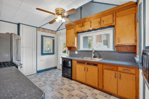 83 Lakeview Avenue Ringwood NJ 07456