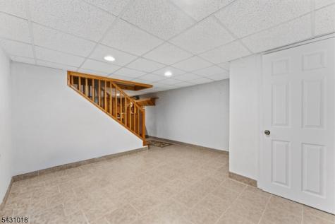 8 Garry Street Manville NJ 08835