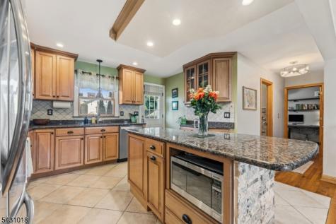 8 Garry Street Manville NJ 08835