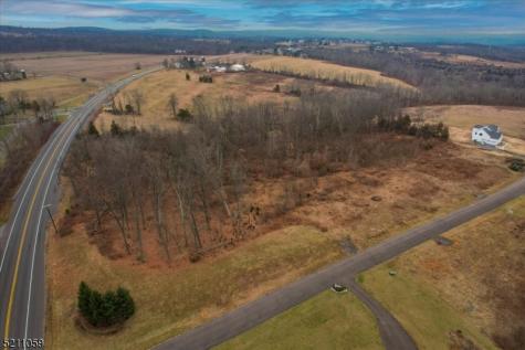 16 Holcombe Grove Road West Amwell NJ 08530