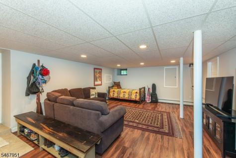 100 Lake Drive Mountain Lakes NJ 07046