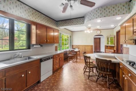 52 Waughaw Road Montville NJ 07082