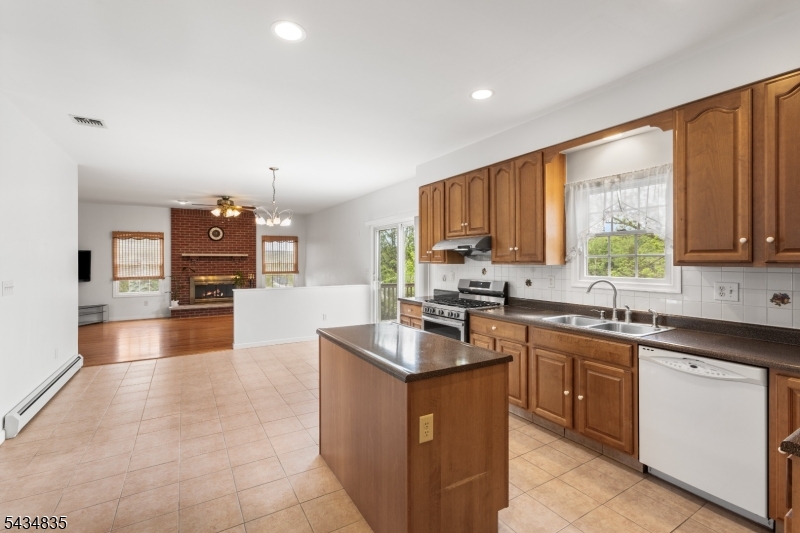 14 Lakeview Terrace Sussex NJ 07461