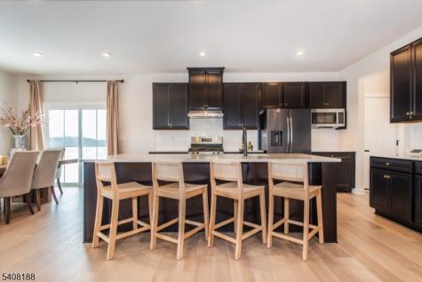 37 Esposito Lane Roxbury NJ 07850