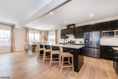 37 Esposito Lane Roxbury NJ 07850