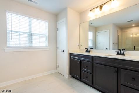 37 Esposito Lane Roxbury NJ 07850