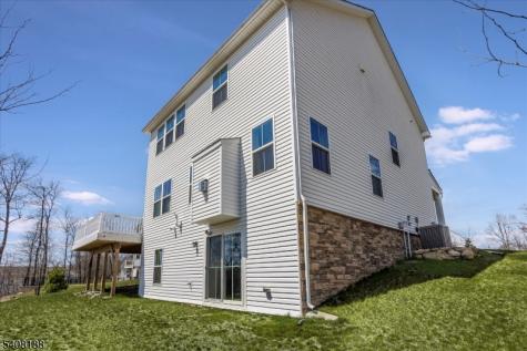 37 Esposito Lane Roxbury NJ 07850