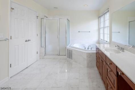 5 Alvamar Court Montgomery NJ 08558