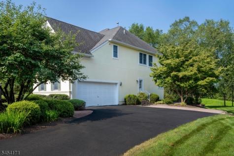 5 Alvamar Court Montgomery NJ 08558