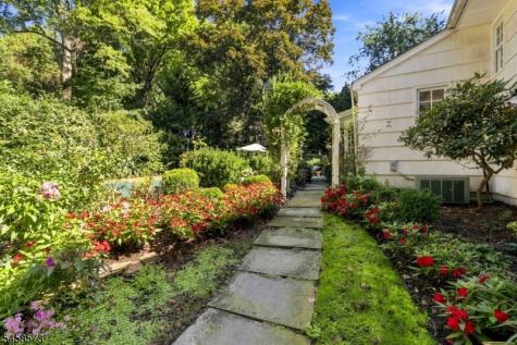 16 Warwick Road Chatham NJ 07928