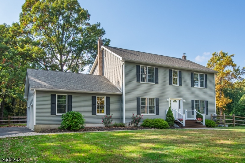 9 Old Traveled Way Roxbury NJ 07852