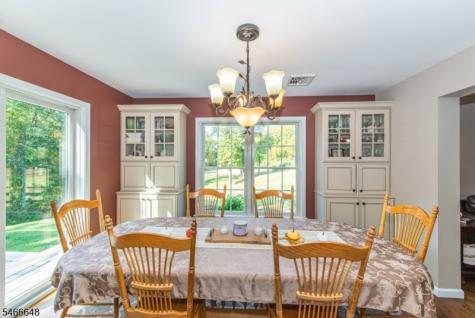 9 Old Traveled Way Roxbury NJ 07852