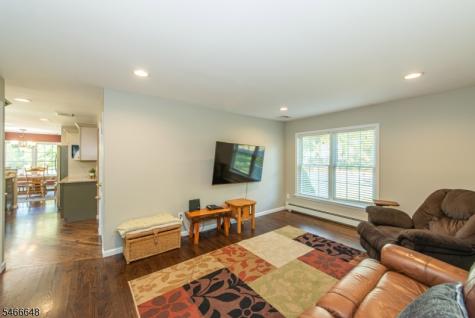 9 Old Traveled Way Roxbury NJ 07852