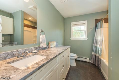 9 Old Traveled Way Roxbury NJ 07852