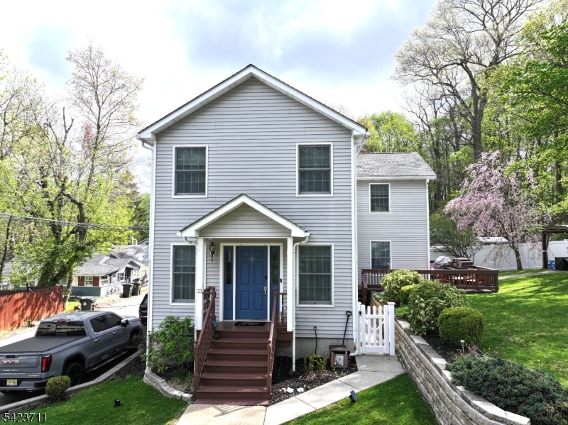 33 Woodsedge Avenue Mount Olive NJ 07828