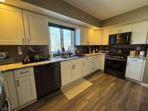 33 Woodsedge Avenue Mount Olive NJ 07828