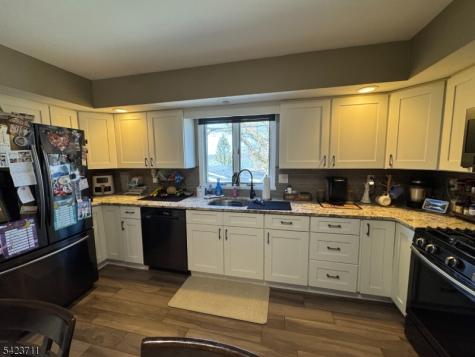 33 Woodsedge Avenue Mount Olive NJ 07828