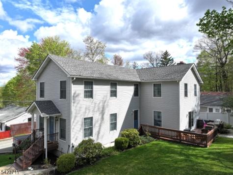 33 Woodsedge Avenue Mount Olive NJ 07828