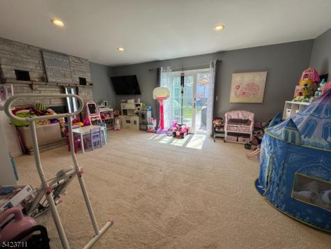 33 Woodsedge Avenue Mount Olive NJ 07828