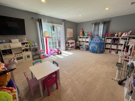 33 Woodsedge Avenue Mount Olive NJ 07828