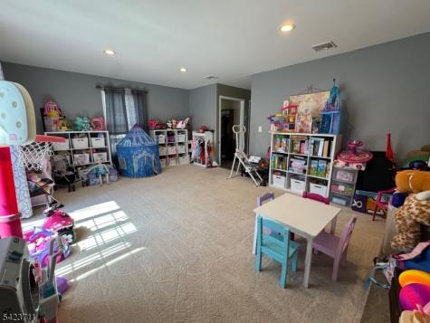 33 Woodsedge Avenue Mount Olive NJ 07828