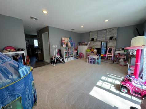 33 Woodsedge Avenue Mount Olive NJ 07828