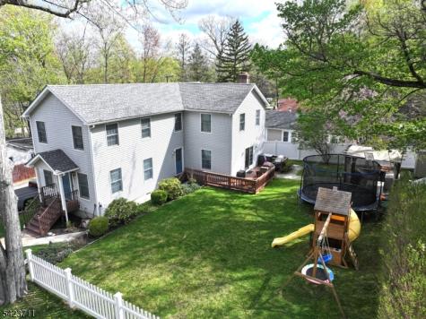 33 Woodsedge Avenue Mount Olive NJ 07828