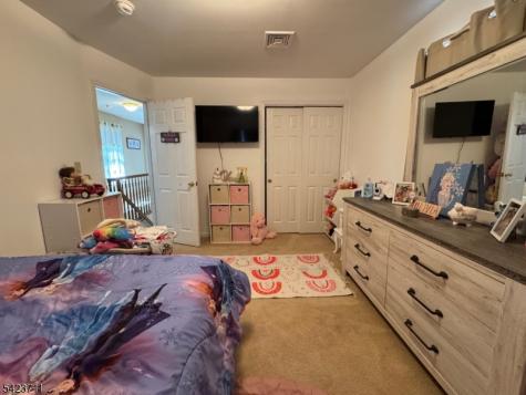 33 Woodsedge Avenue Mount Olive NJ 07828