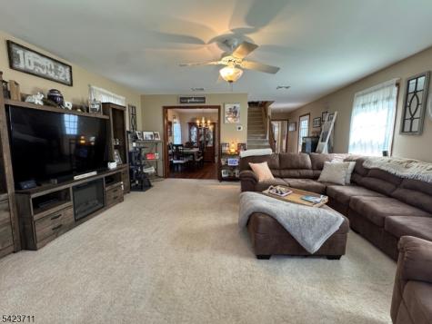 33 Woodsedge Avenue Mount Olive NJ 07828
