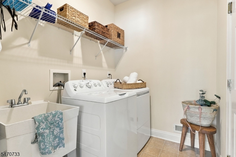 26 Rouser Way Hillsborough NJ 08844