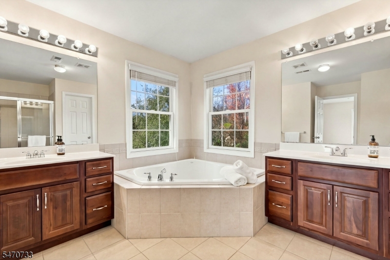 26 Rouser Way Hillsborough NJ 08844