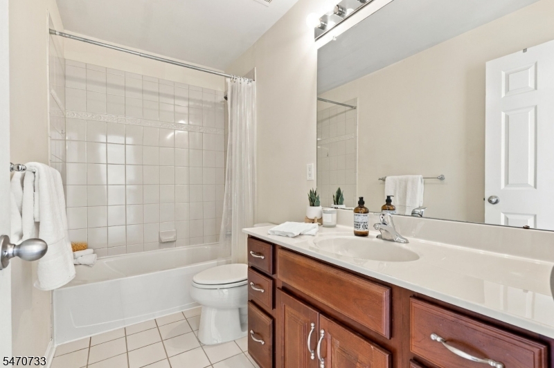 26 Rouser Way Hillsborough NJ 08844