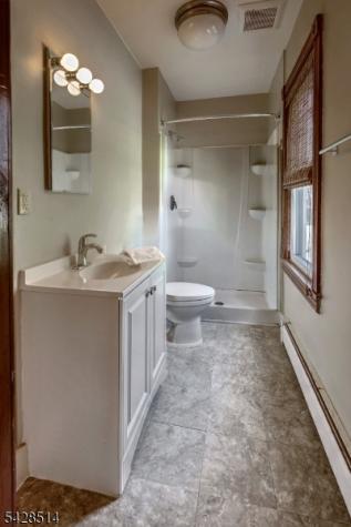 16 William Street Tewksbury NJ 08858