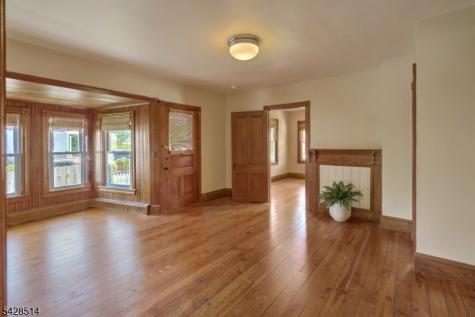16 William Street Tewksbury NJ 08858