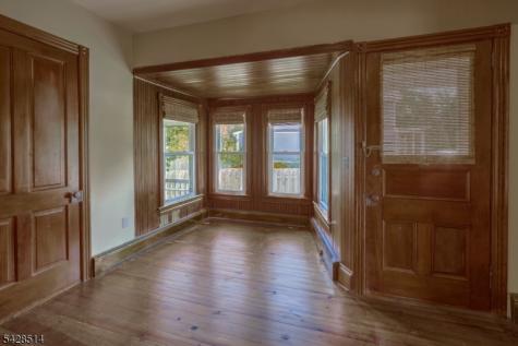 16 William Street Tewksbury NJ 08858