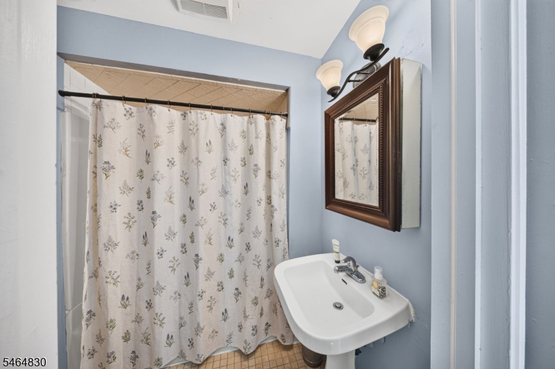 58 Somerset Street Somerville NJ 08876