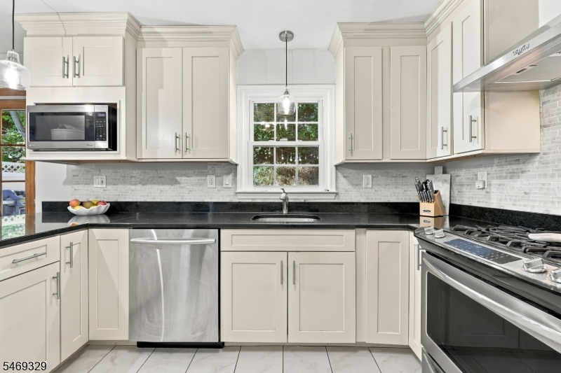 49 Raynor Road Morris NJ 07960