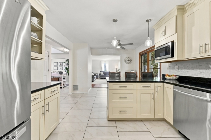 49 Raynor Road Morris NJ 07960