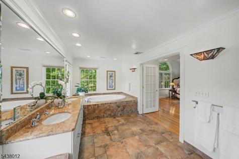 11 Goose Cove Lane Ramsey NJ 07446