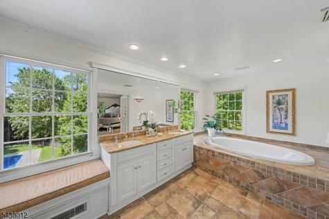 11 Goose Cove Lane Ramsey NJ 07446