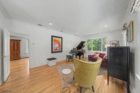 11 Goose Cove Lane Ramsey NJ 07446