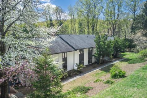 2 Elliot Farm Road Tewksbury NJ 07830