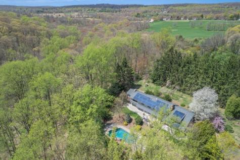 2 Elliot Farm Road Tewksbury NJ 07830