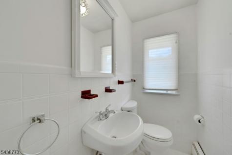 403 W Oakland Avenue Oakland NJ 07436