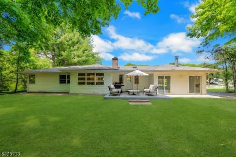 403 W Oakland Avenue Oakland NJ 07436